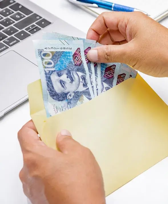 peru-paying-image